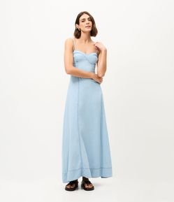 Vestido Midi em Jeans com Decote Coração e Recortes