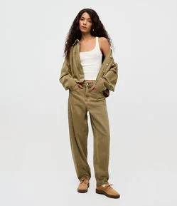 Calça Balloon em Sarja com Cintura Alta e Recorte Lateral