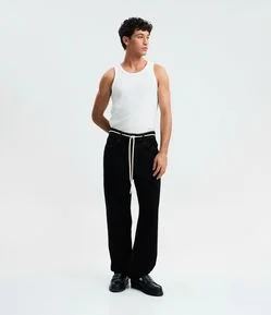 Calça Baggy em Sarja com Costura Contrastante e Cadarço na Cintura