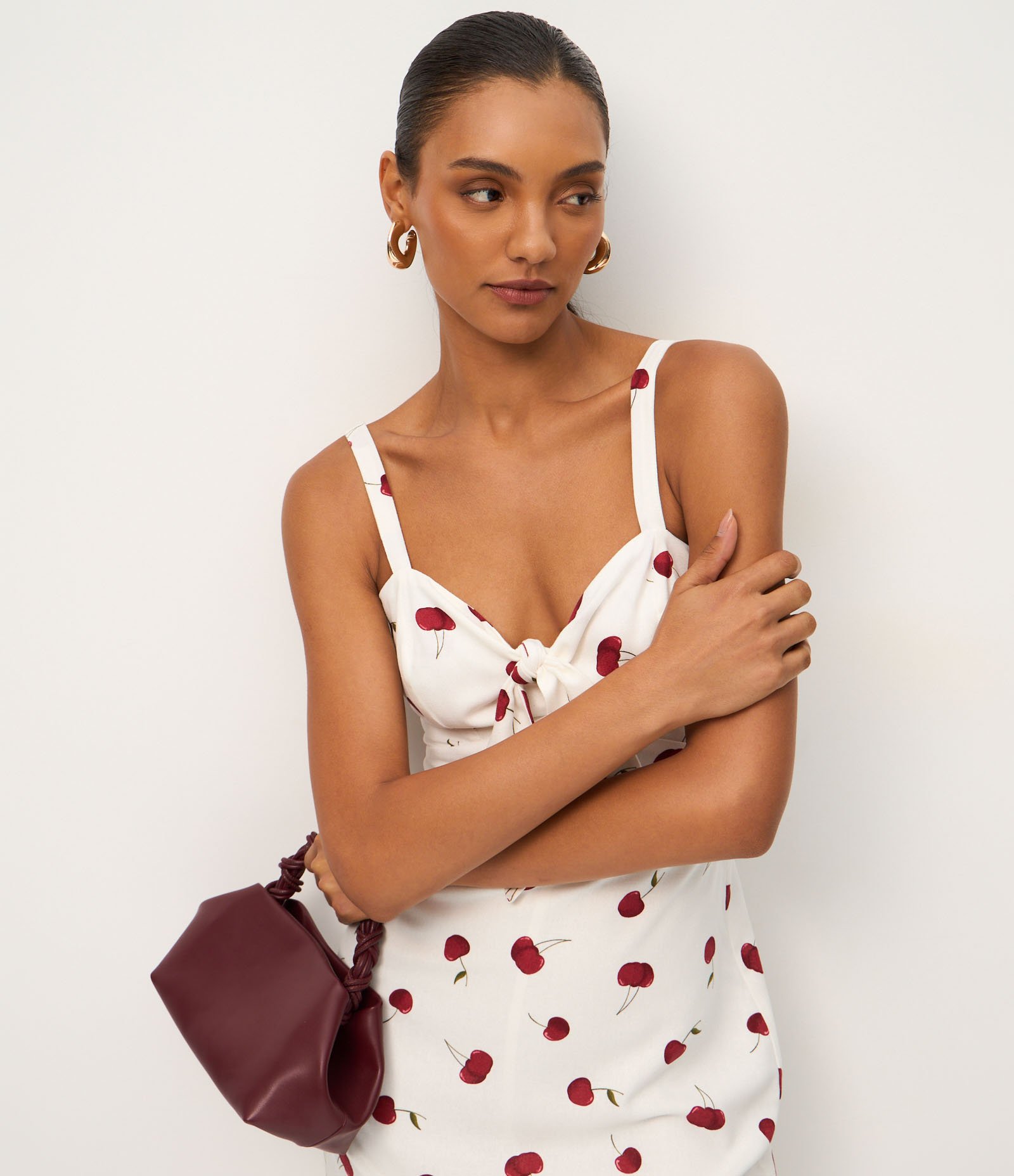 Macaquinho Curto com Alça Fina e Estampa de Cerejas Branco 4