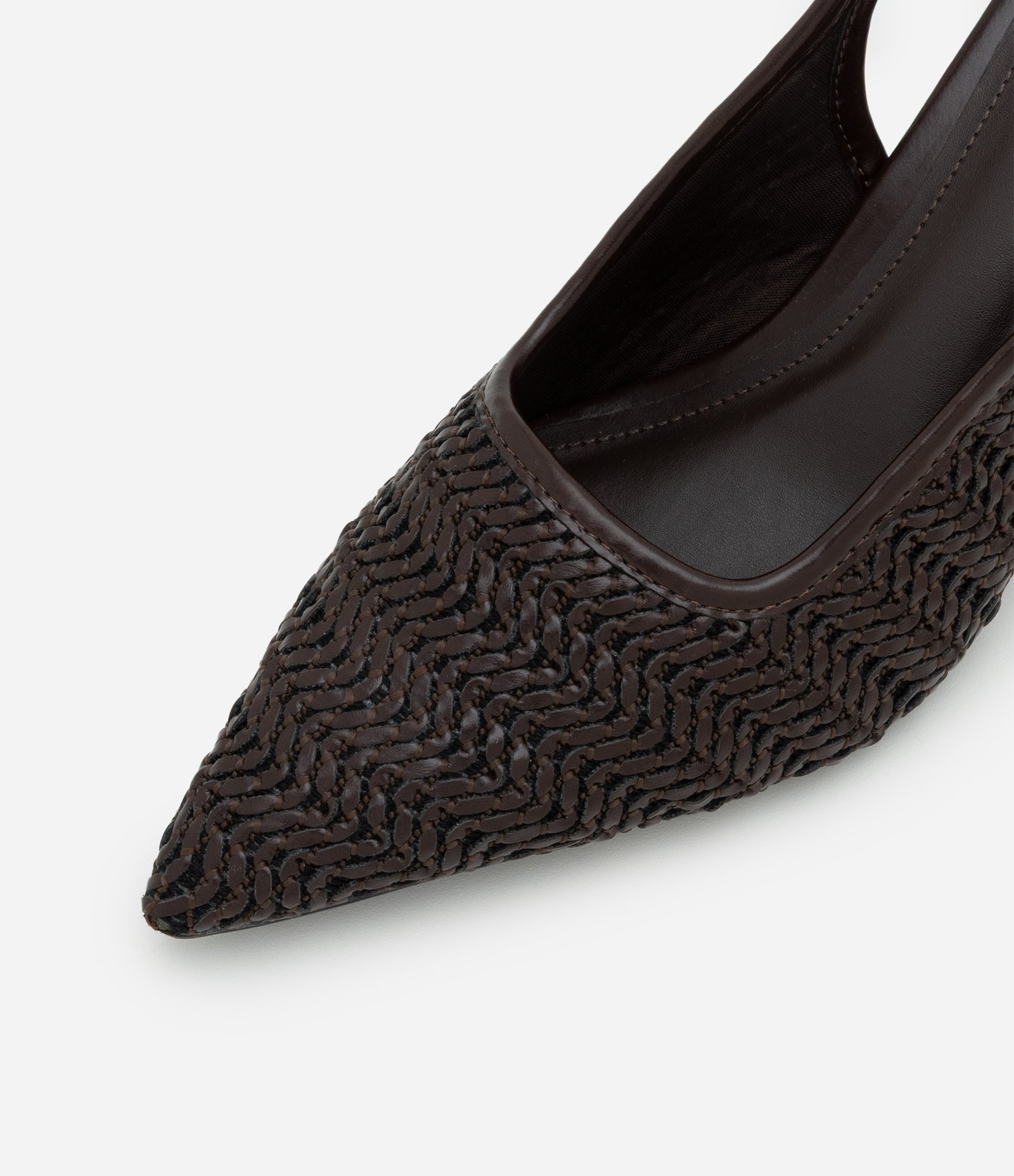 Sapato Slingback com Cabedal e Salto Médio Marrom 3