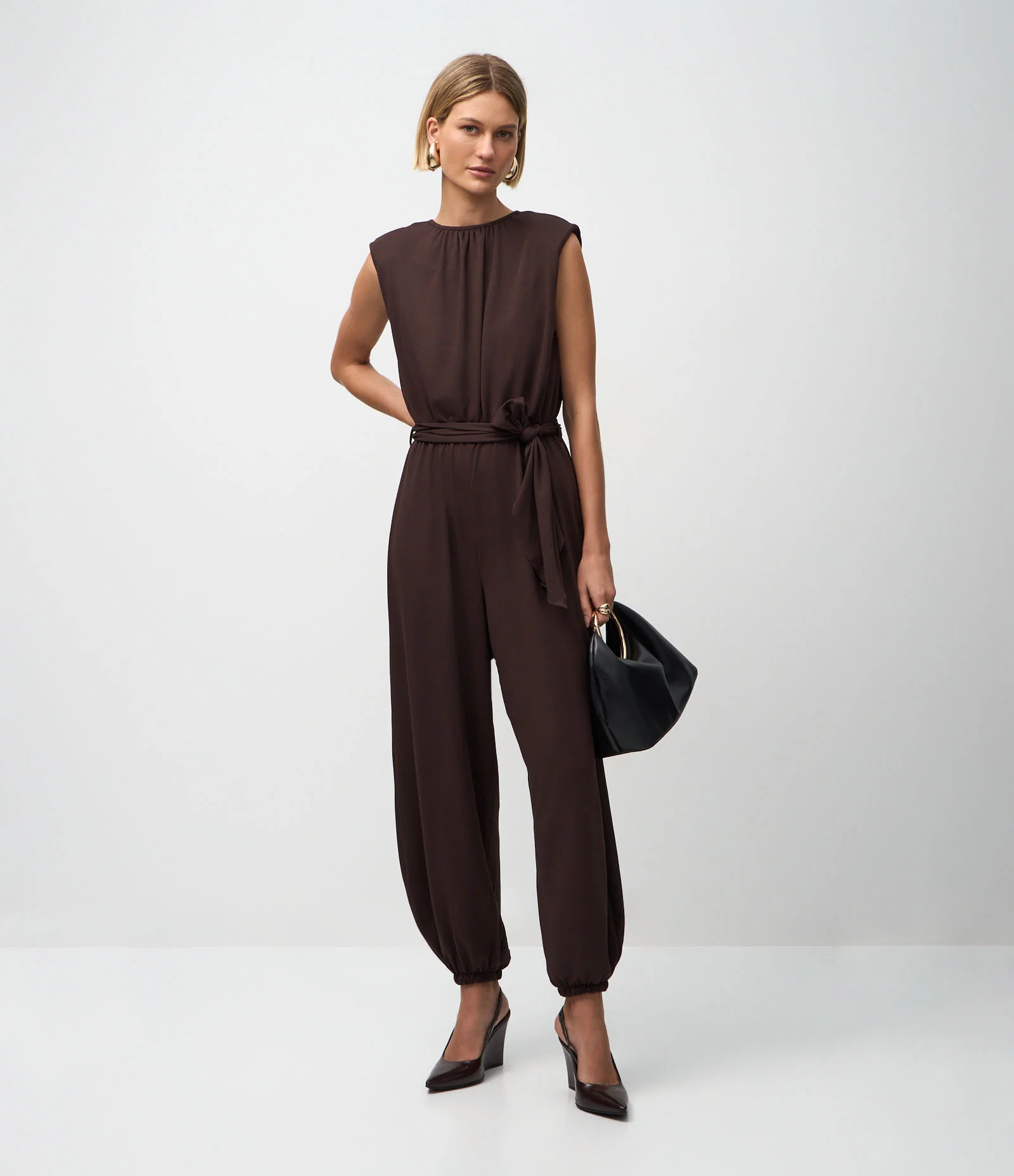 Macacão Aladim Longo com Amarração na Cintura Marrom 2