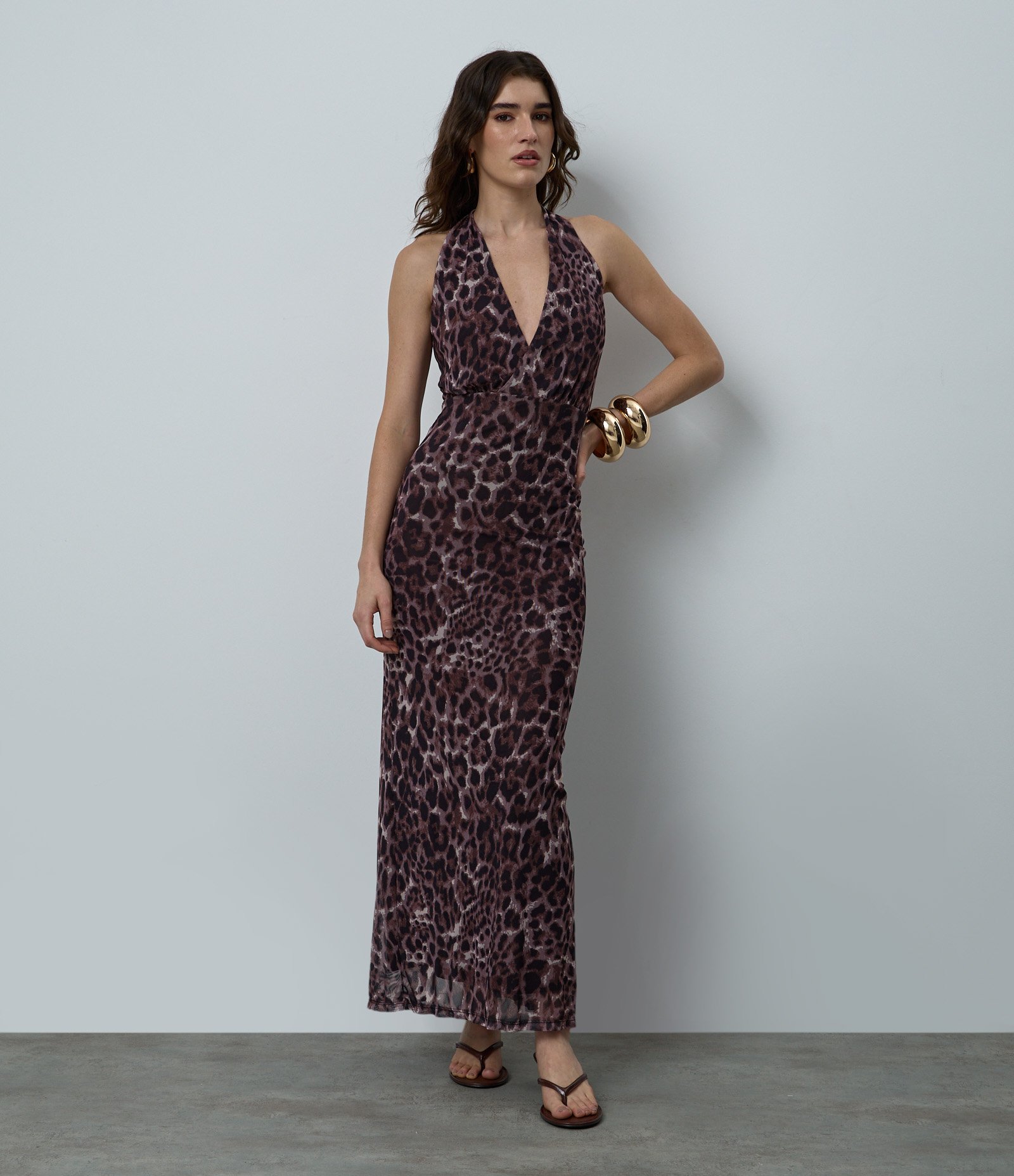 Vestido Midi em Tule Animal Print com Decote Profundo Marrom 1