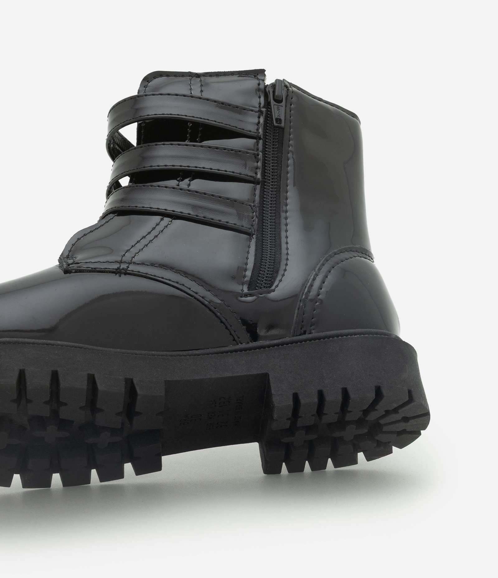 Bota Infantil com Fivelas e Solado Tratorado – Tam 28 a 34 Preto 4