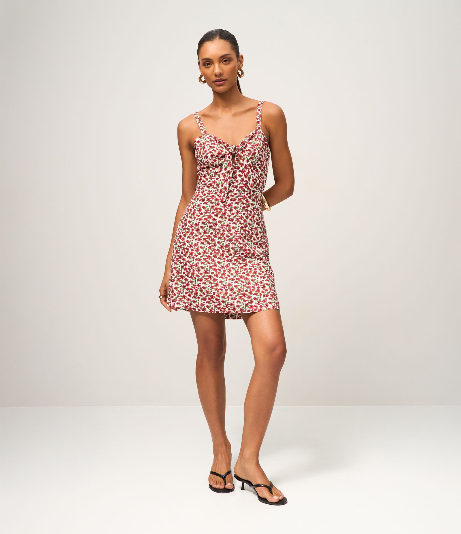 Macacão com Nó Frontal e Estampa Floral Vermelho 2