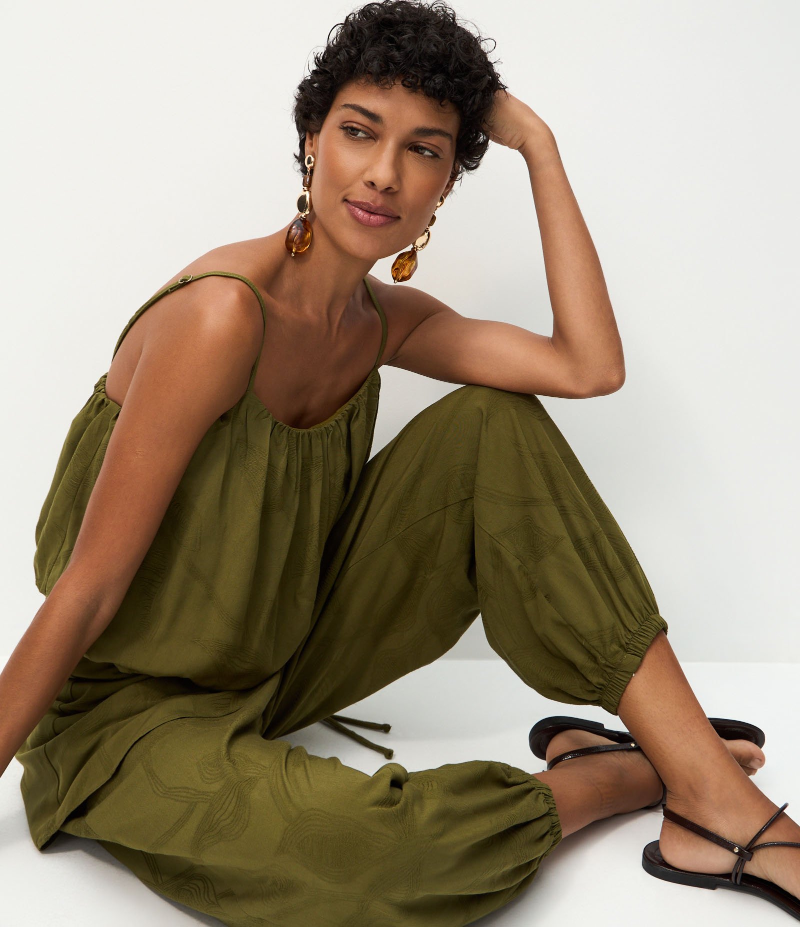 Calça Aladim em Jacquard com Pala Assimétrica Sobreposta Verde 5