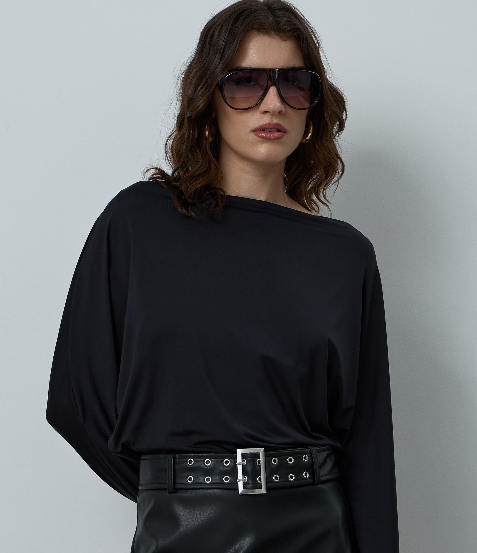 Blusa com Manga Morcego em Microfibra Preto 3