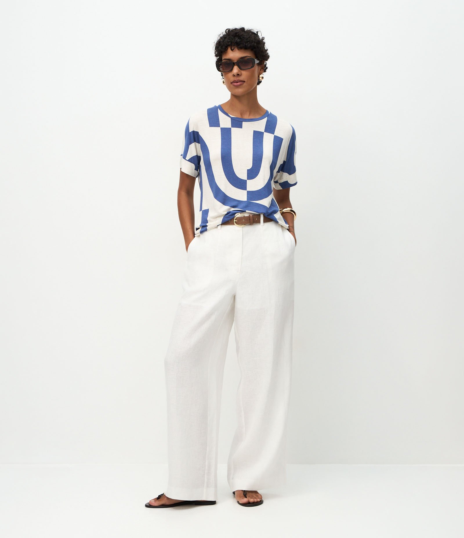 Blusa Manga Curta em Viscose com Estampa Abstrata Azul/Branco 2