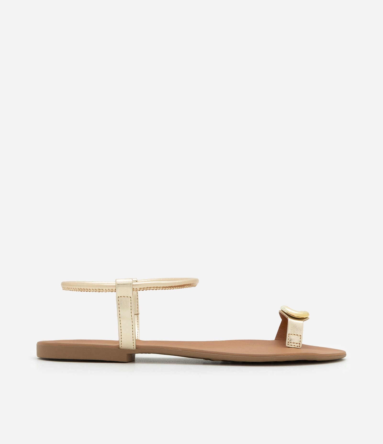 Sandália Rasteira com Dedeira e Detalhe Bold Dourado 1