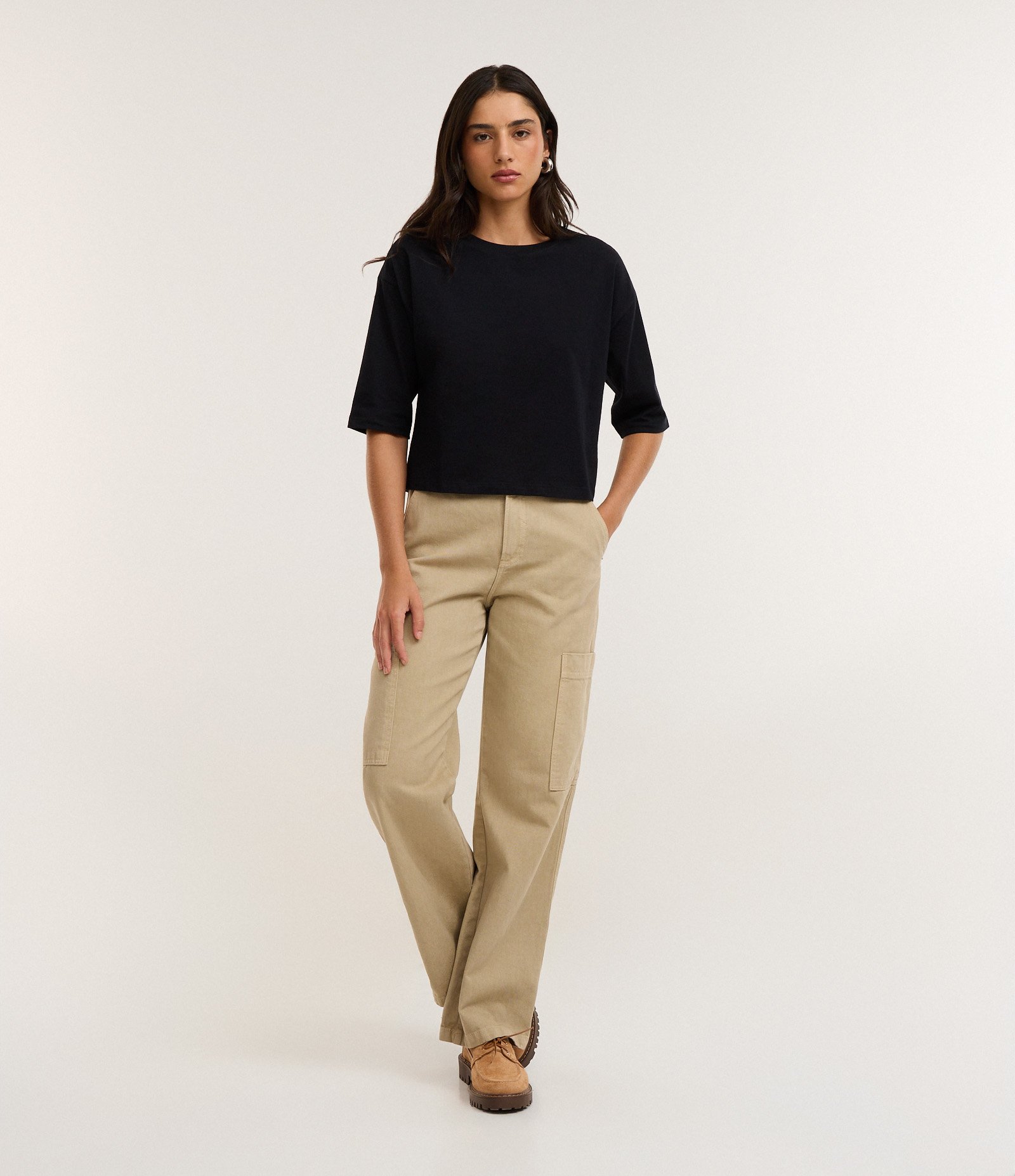 Camiseta Cropped em Algodão com Manga Curta Preto 2