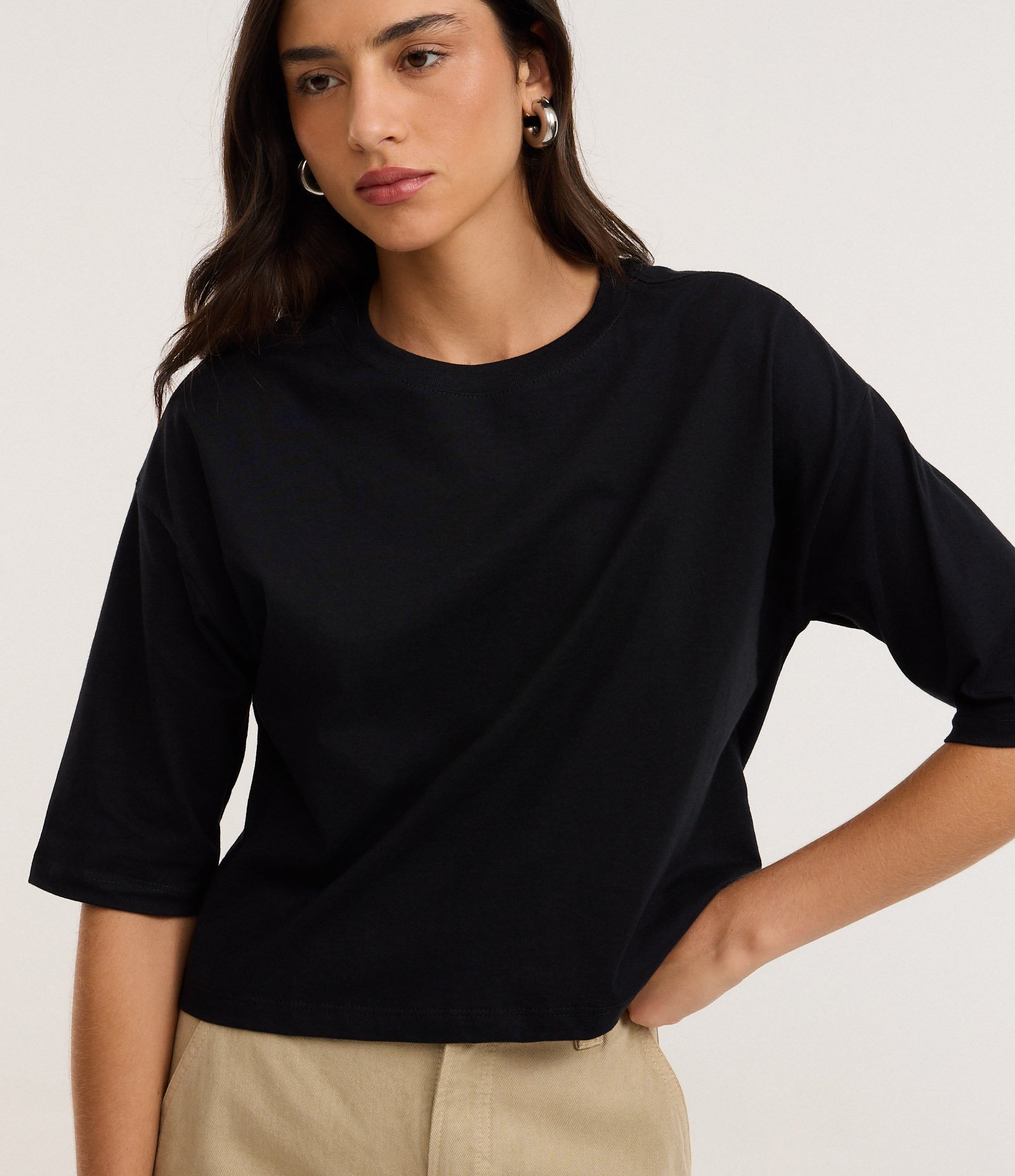 Camiseta Cropped em Algodão com Manga Curta Preto 3