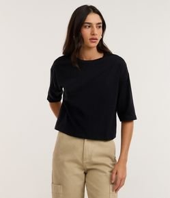 Camiseta Cropped em Algodão com Manga Curta