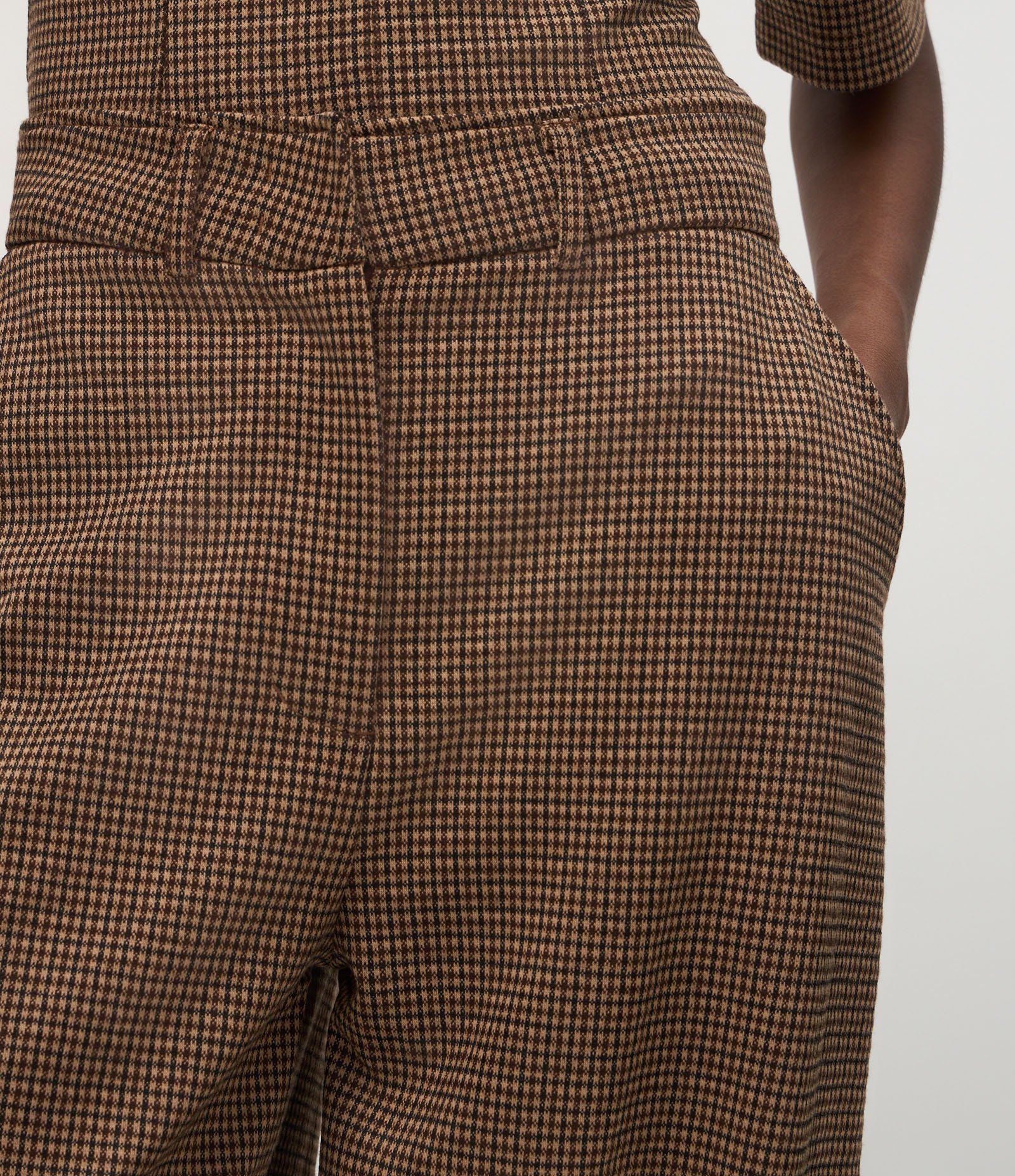 Calça Barrel com Estampa Xadrez Marrom 3