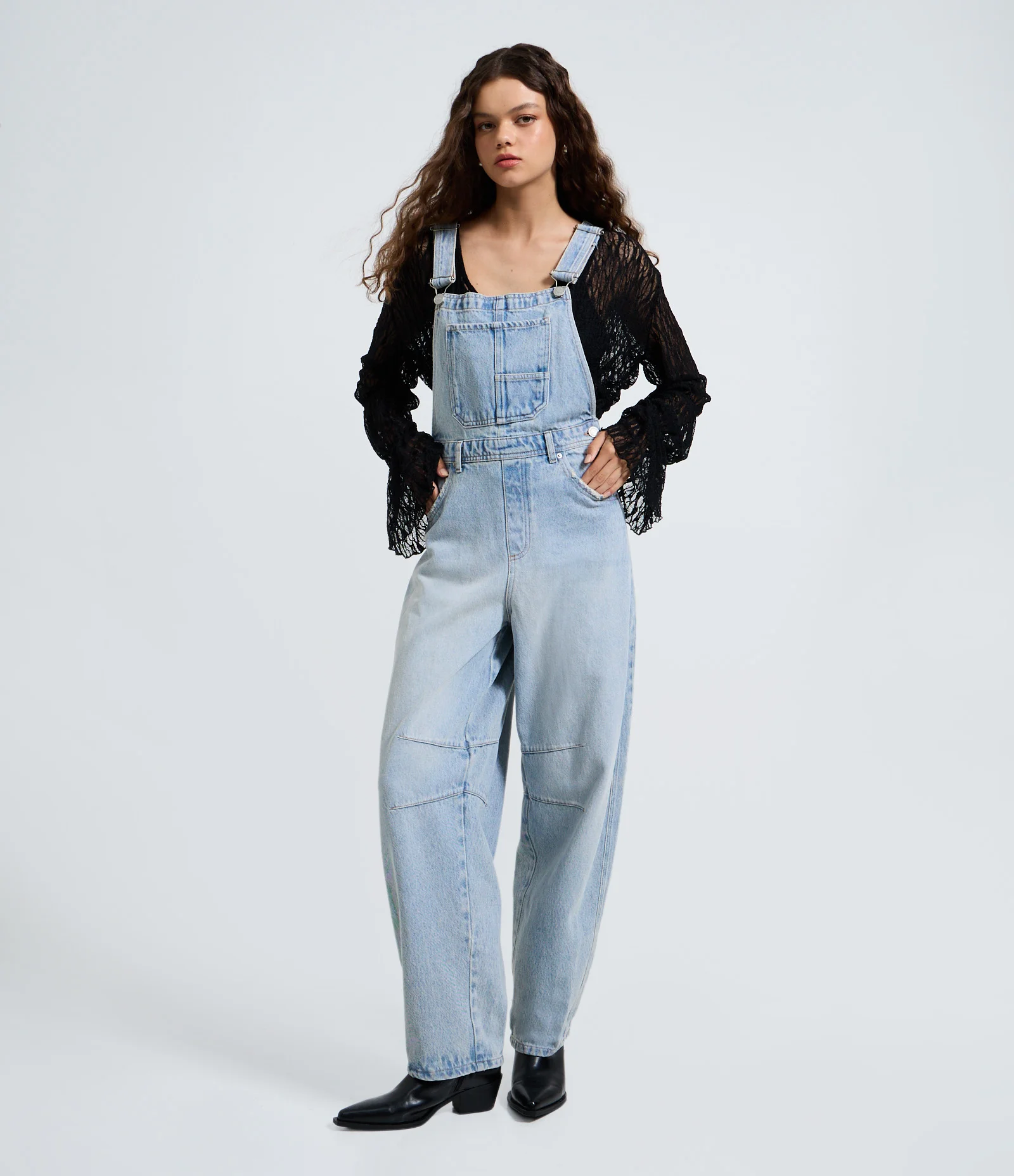 Macacão Jeans Baggy com Pences e Lavagem Dirty Urban Azul Estonado 1
