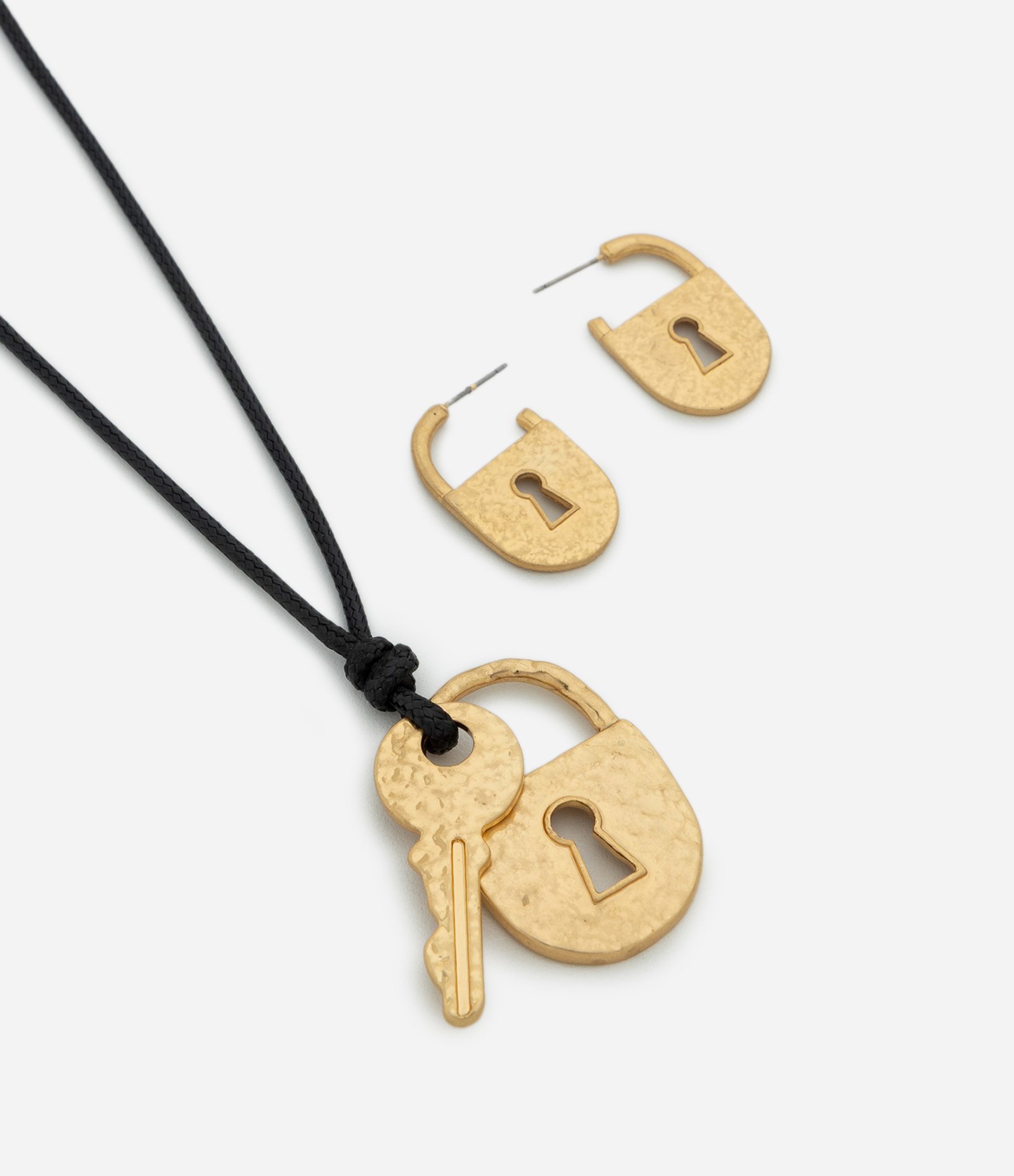 Conjunto de Colar Longo e Brinco com Pingente Cadeado Preto/Dourado 2