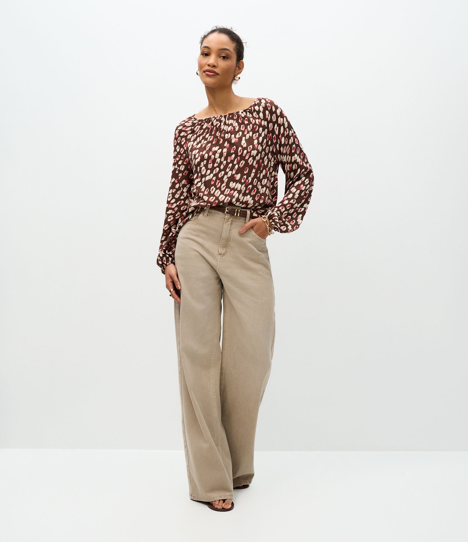 Blusa Manga Longa Viscolinho Estampa Abstrata Marrom 2