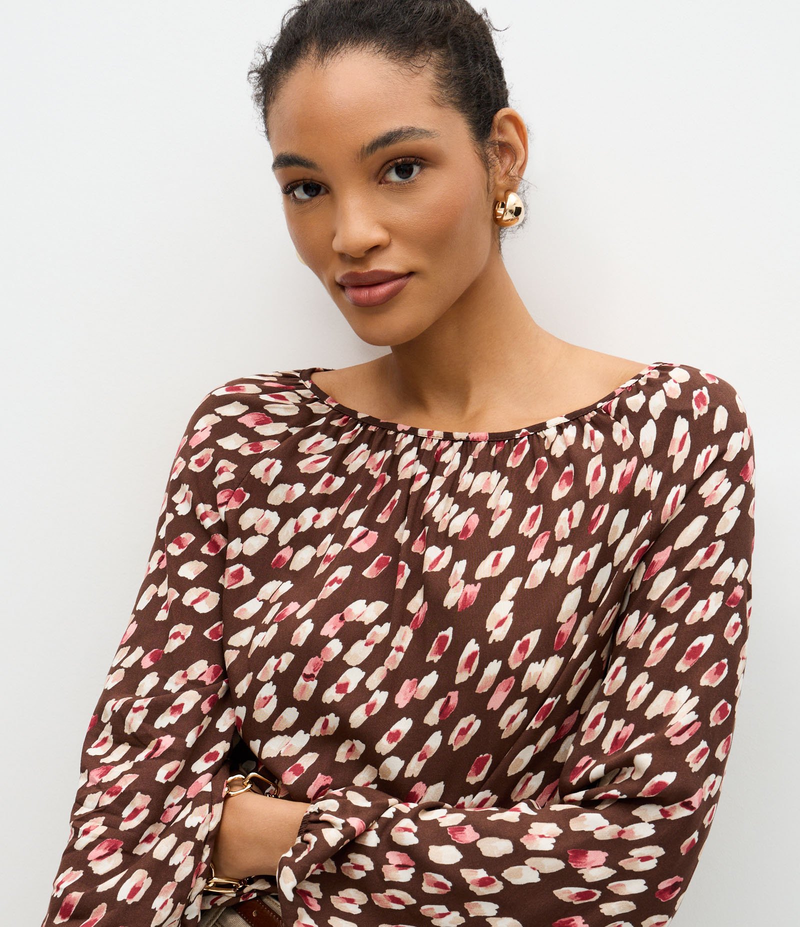 Blusa Manga Longa Viscolinho Estampa Abstrata Marrom 3