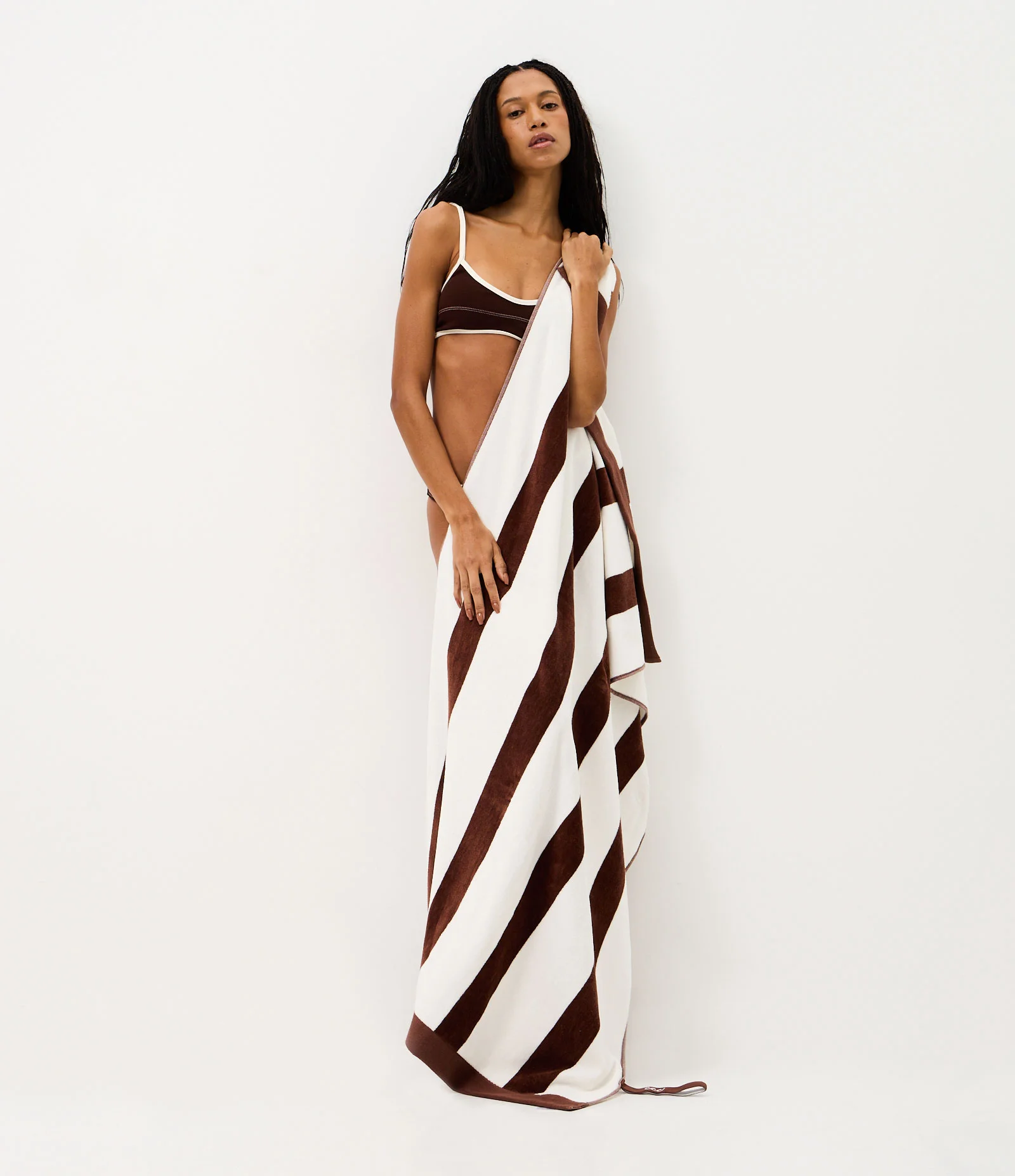 Toalha de Praia em Cotton com Estampa Listrada Marrom 2