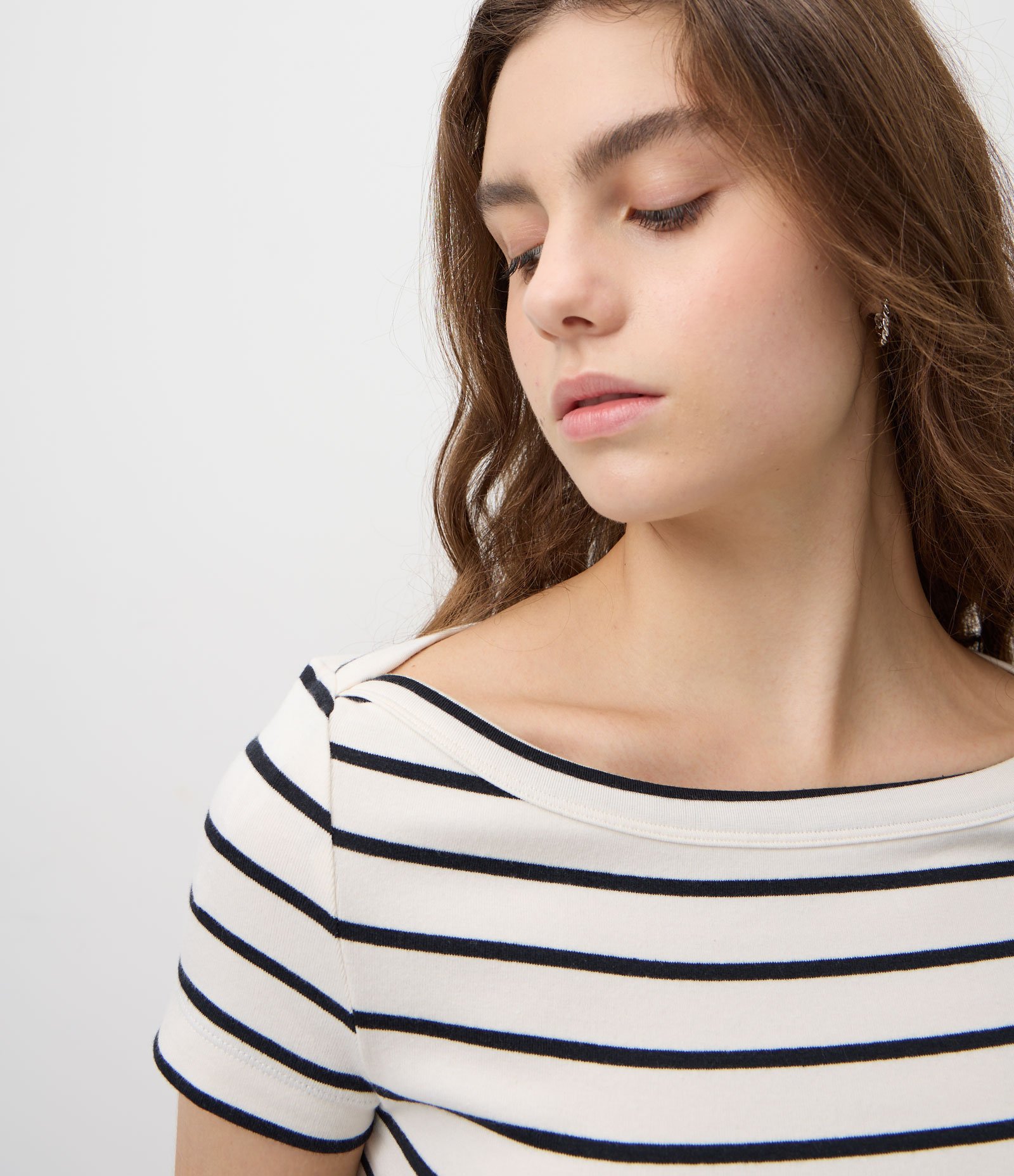 Blusa em Ribana Listrada com Decote Canoa Preto 3