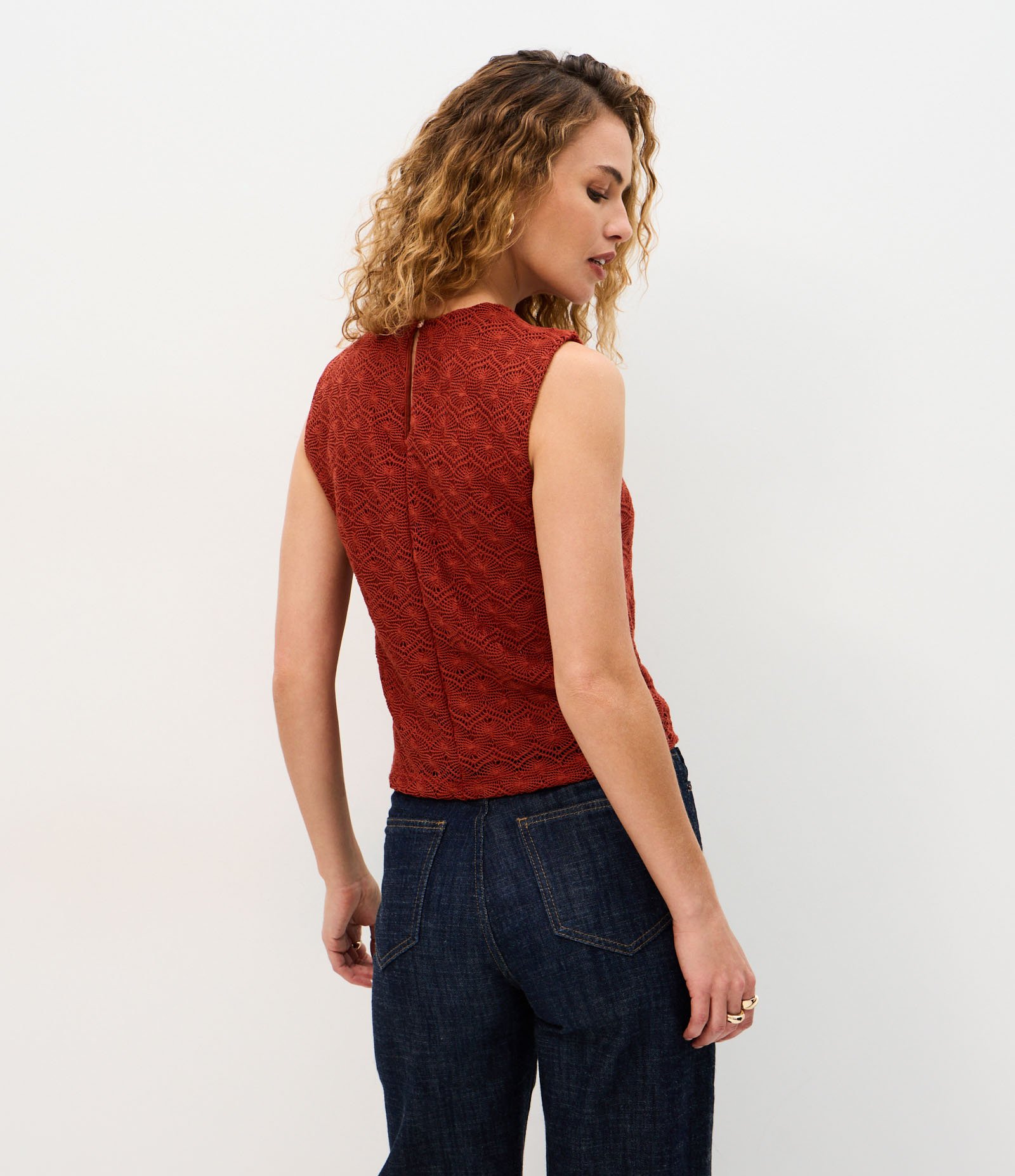 Blusa em Crochê Delicado com Alças Largas Laranja 4