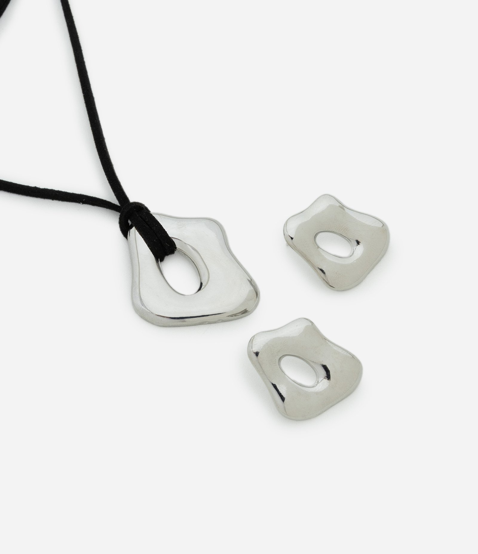 Conjunto de Colar com Amarração e Brincos de Formato Orgânico Metálico Prata 1