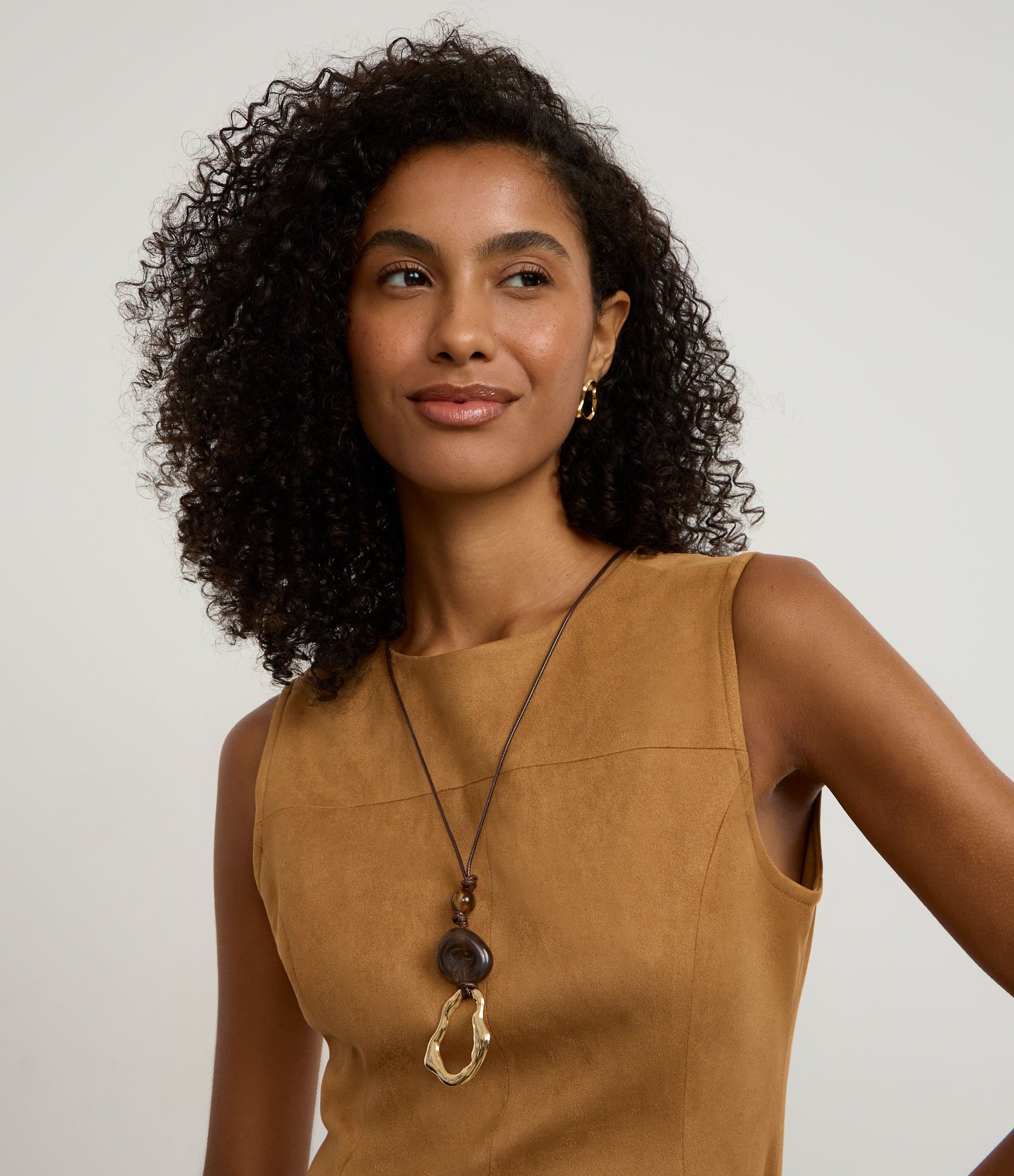 Conjunto de Colar e Brinco Formato Orgânico Dourado 1