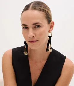 Maxi Brinco com Detalhes em Metal e Formatos Geométricos