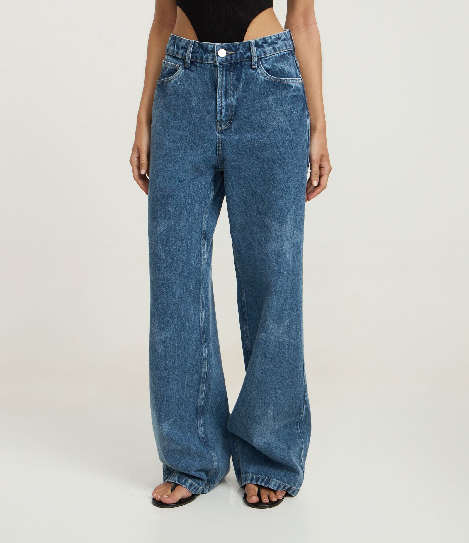 Calça Wide Leg em Jeans com Estrelas a Laser Azul 2