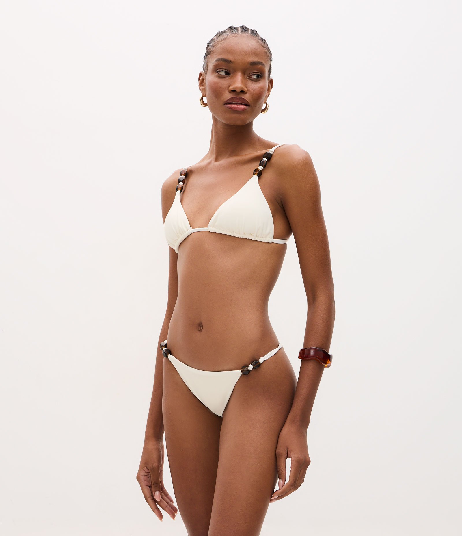 Biquini Calcinha String Empina Bumbum com Aviamentos Branco 1