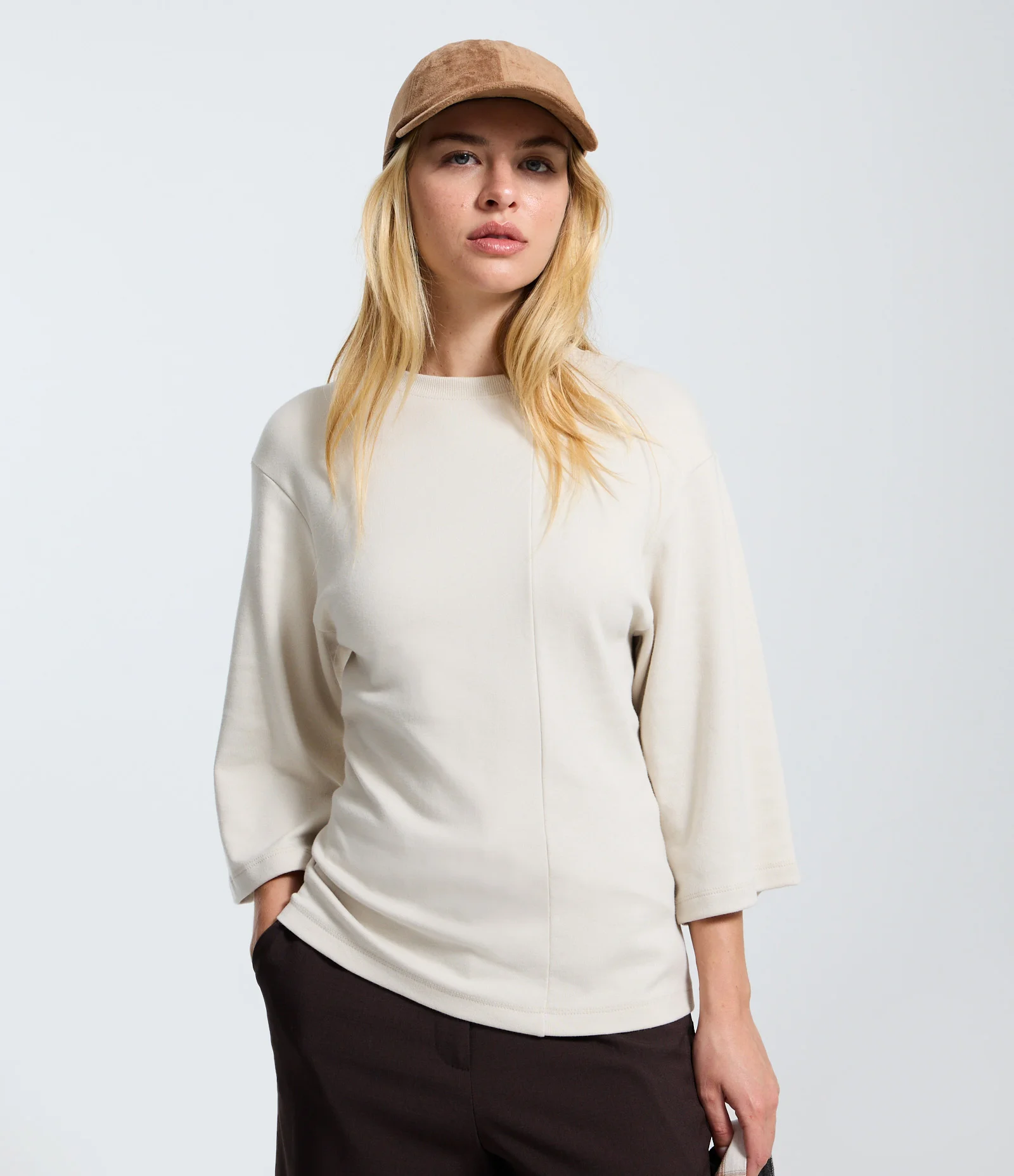 Blusa Overboxy em Suedine com Recortes e Manga Ampla Branco 1