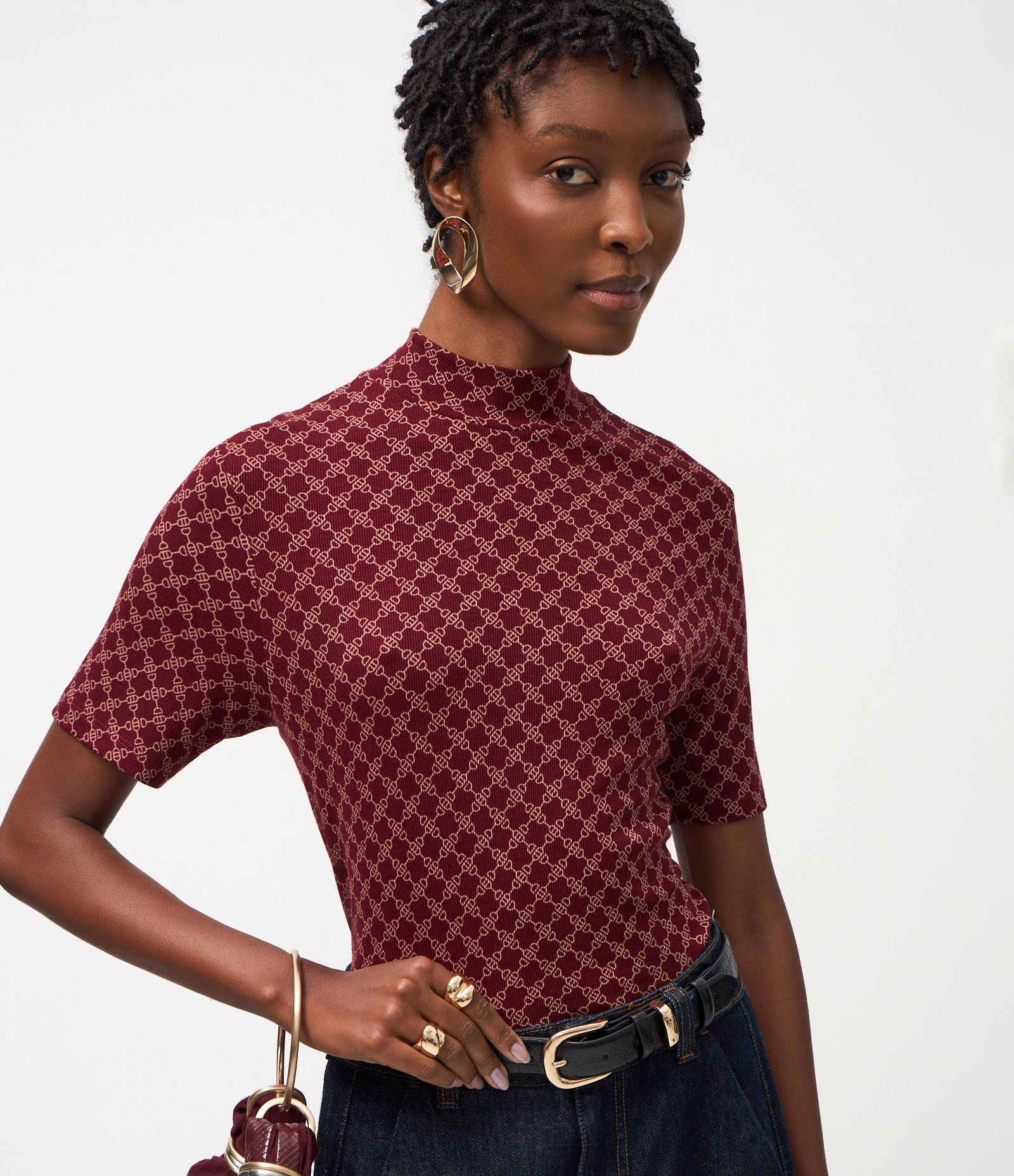 Blusa em Ribana com Golinha Alta e Estampa de Elos Vermelho 1