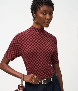Blusa em Ribana com Golinha Alta e Estampa de Elos