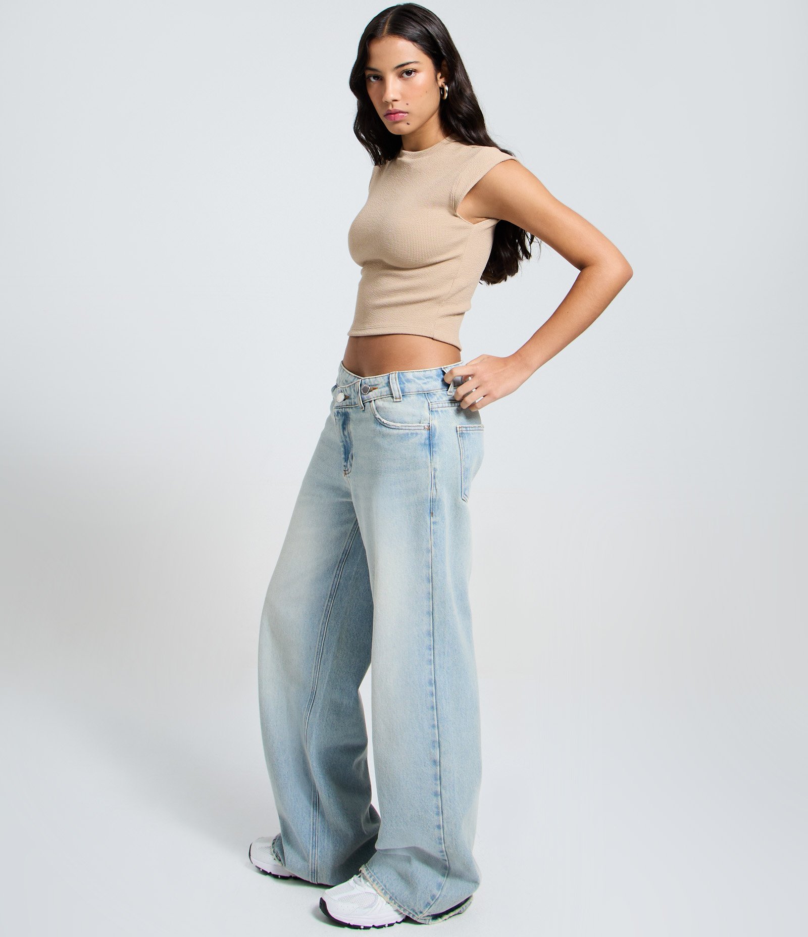 Blusa Canelada com Cava Diferenciada Bege 2