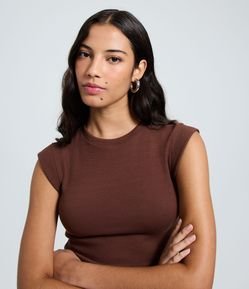 Blusa Canelada com Cava Diferenciada
