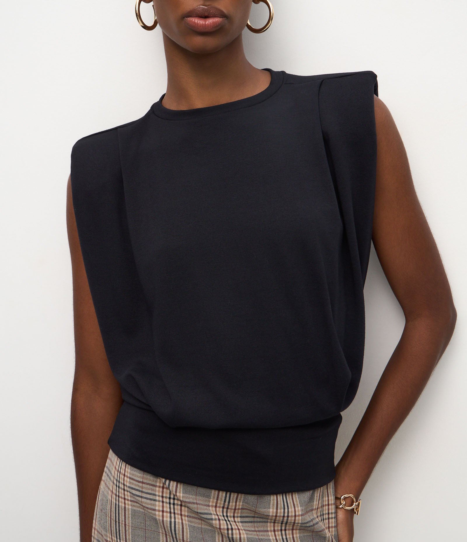 Blusa em Viscose com Ombreiras e Barra Larga Preto 4