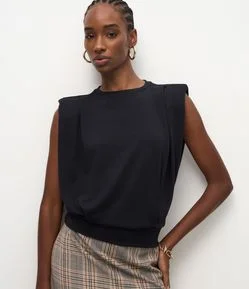 Blusa em Viscose com Ombreiras e Barra Larga