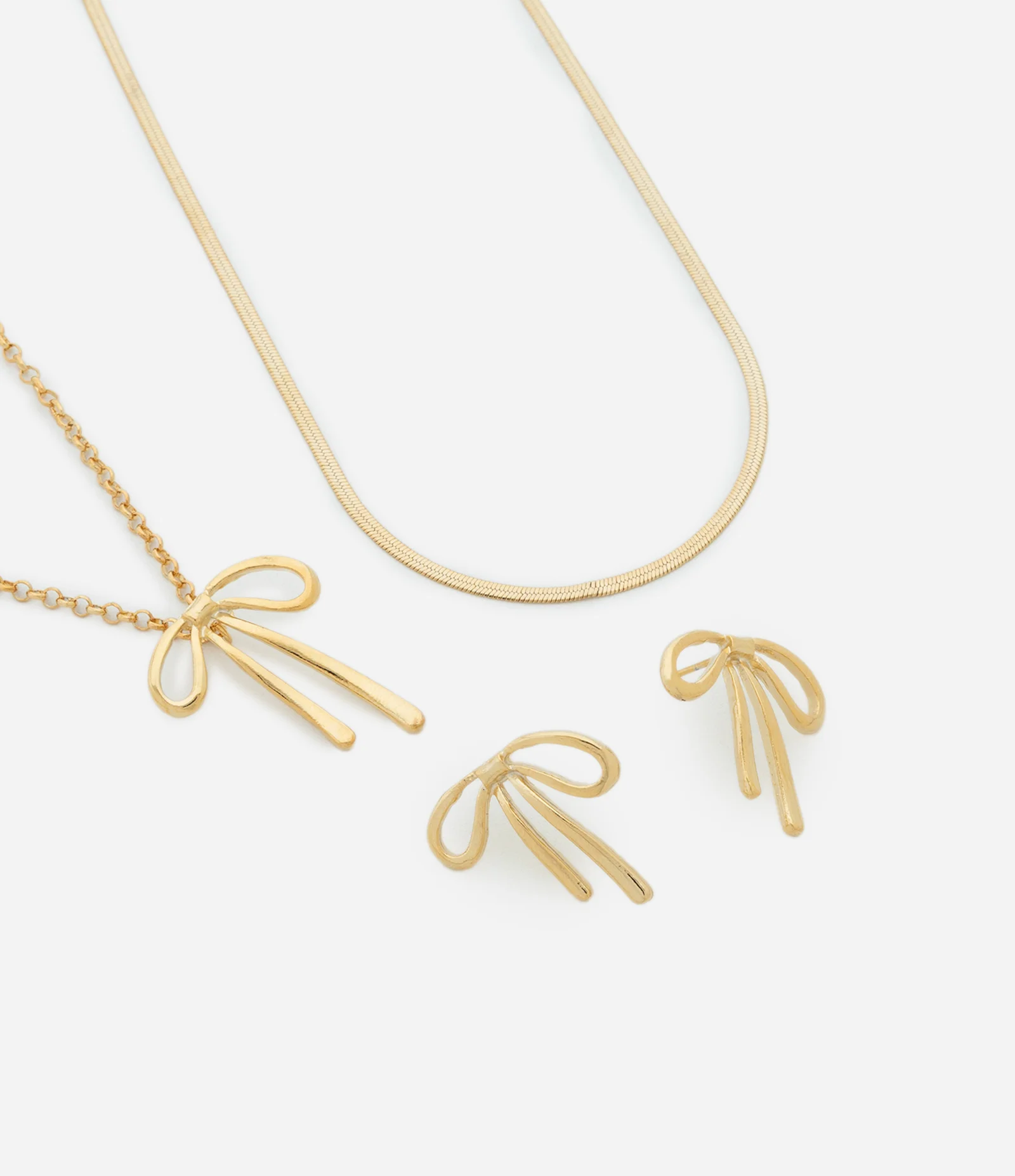 Conjunto Colar e Brinco em Metal com Pingente de Laço em Light Gold Dourado 1