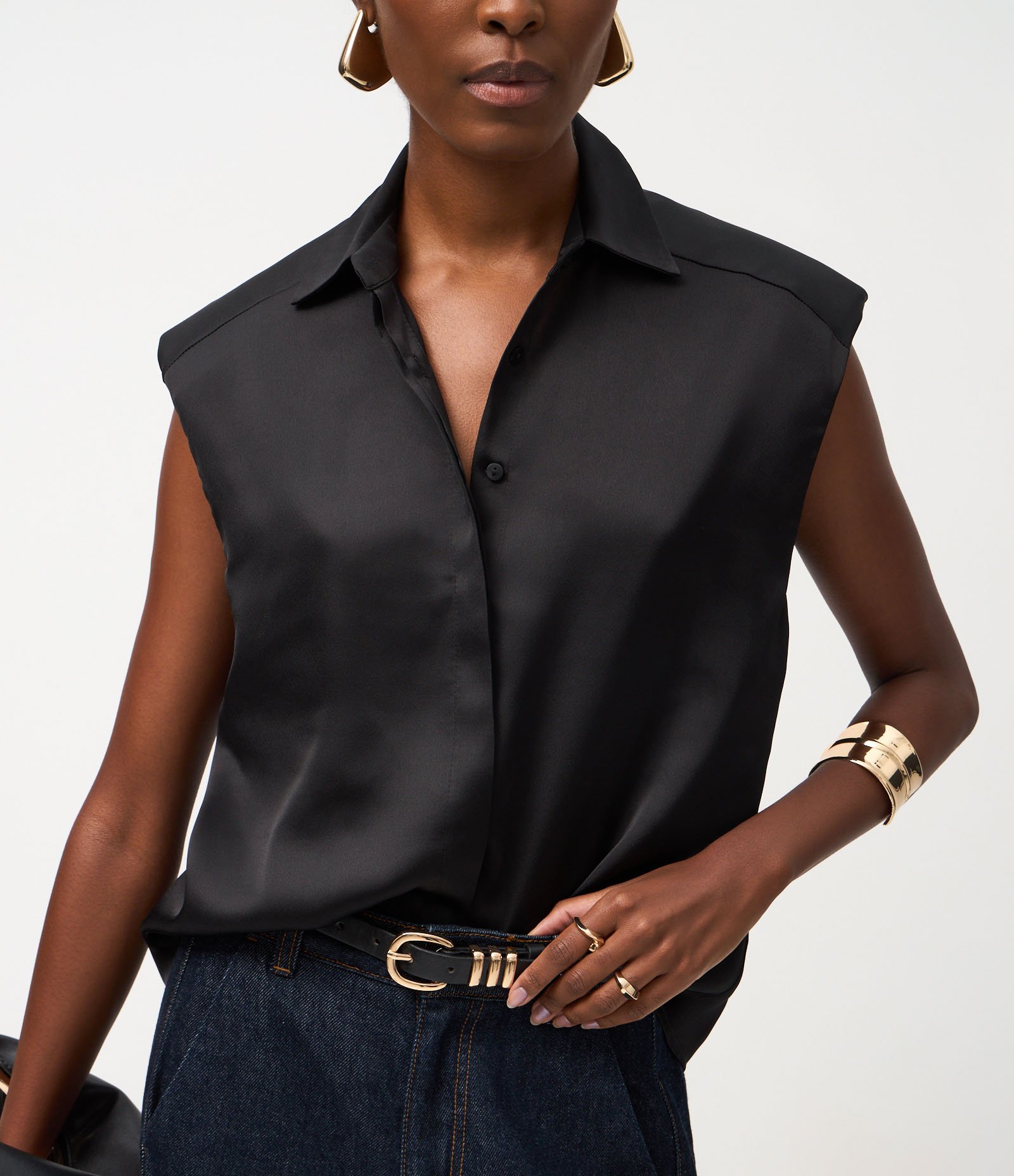 Camisa Acetinada com Ombreiras Preto 4