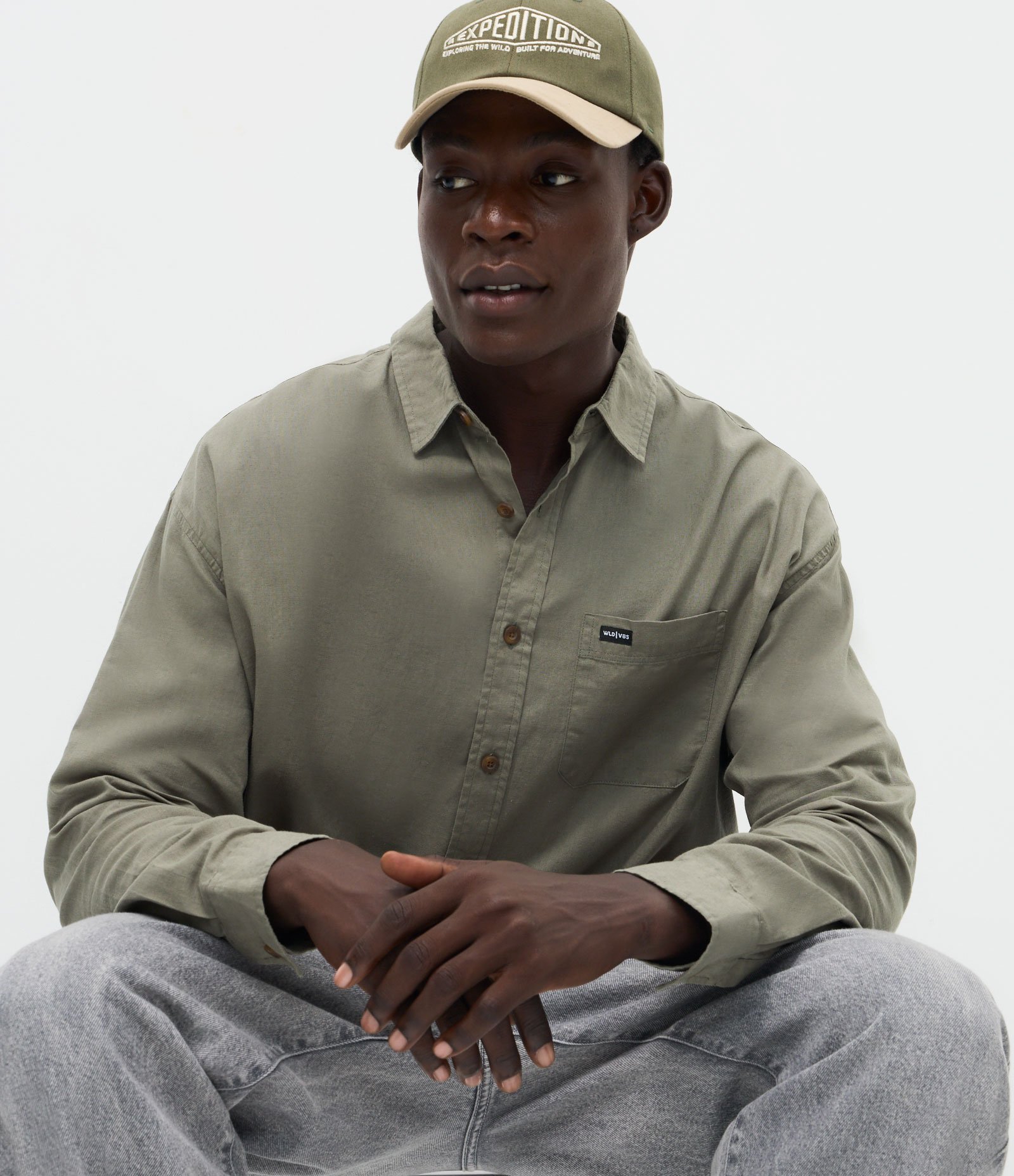 Camisa Boxy Manga Longa Lisa em Cânhamo Verde 3