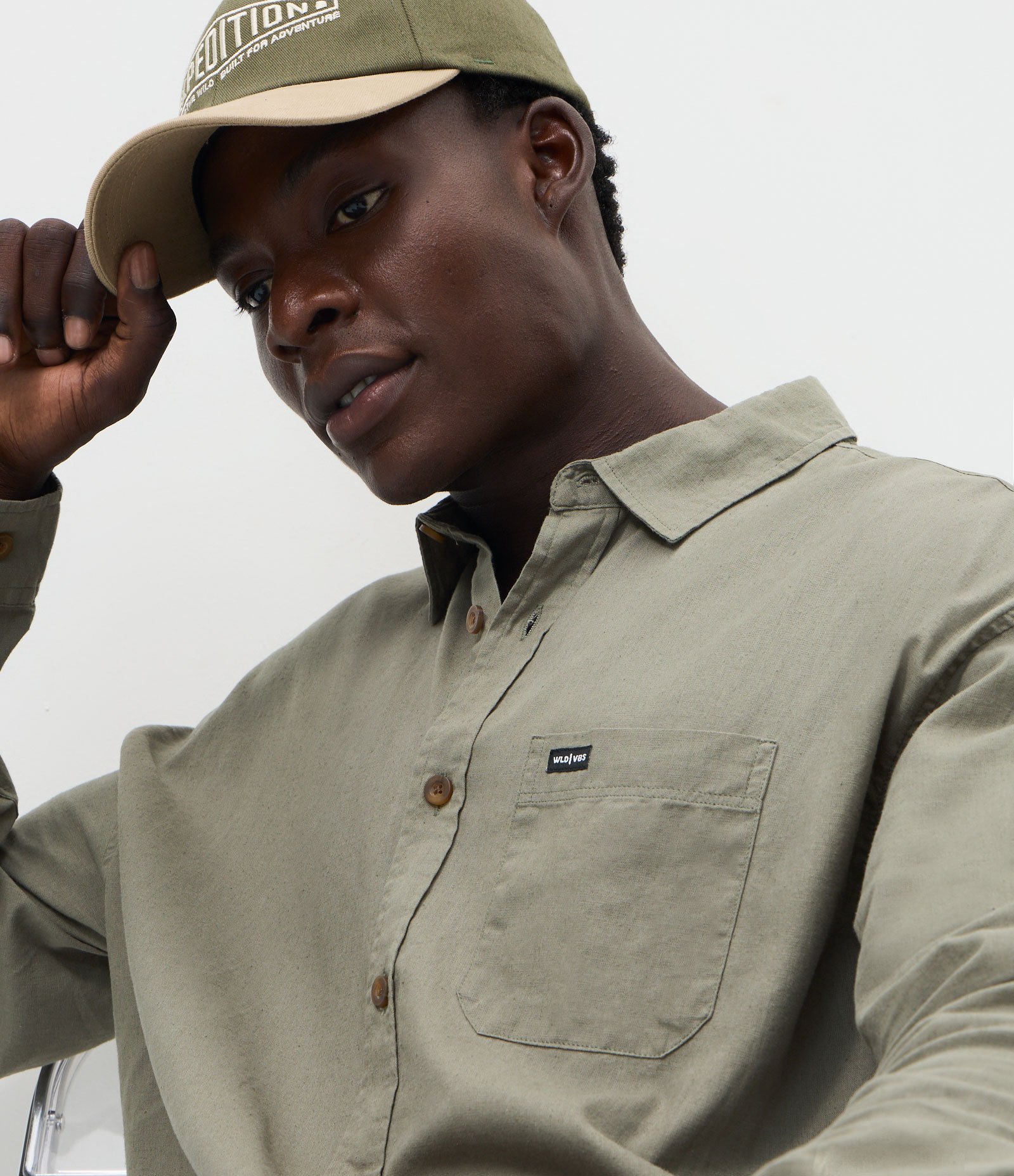 Camisa Boxy Manga Longa Lisa em Cânhamo Verde 4