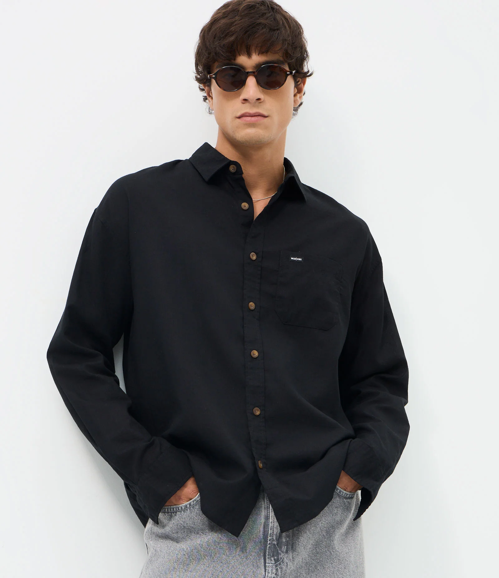 Camisa Boxy Manga Longa Lisa em Cânhamo Preto 1