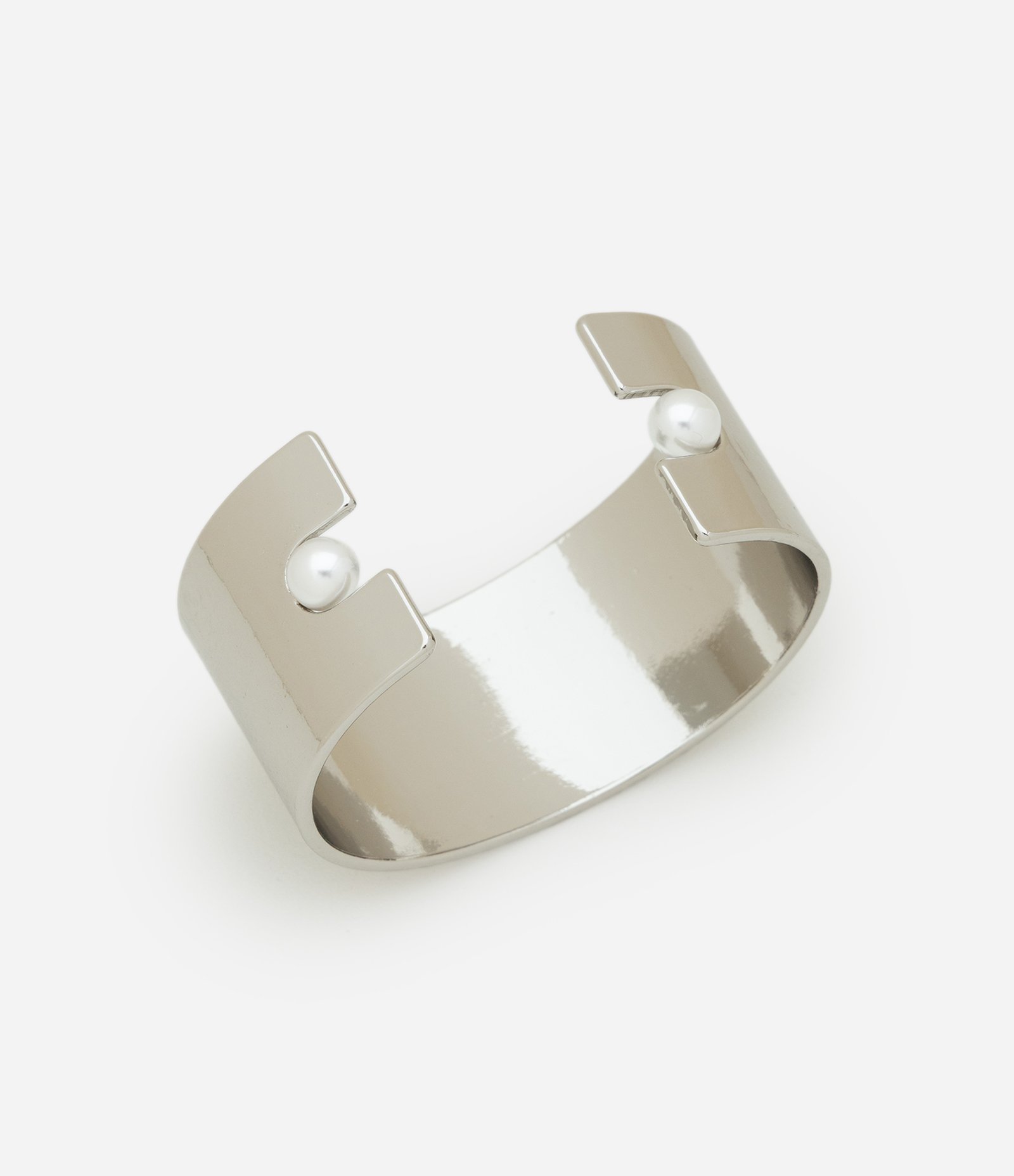 Bracelete Estruturado com Abertura e Detalhe de Pérola Prata 2