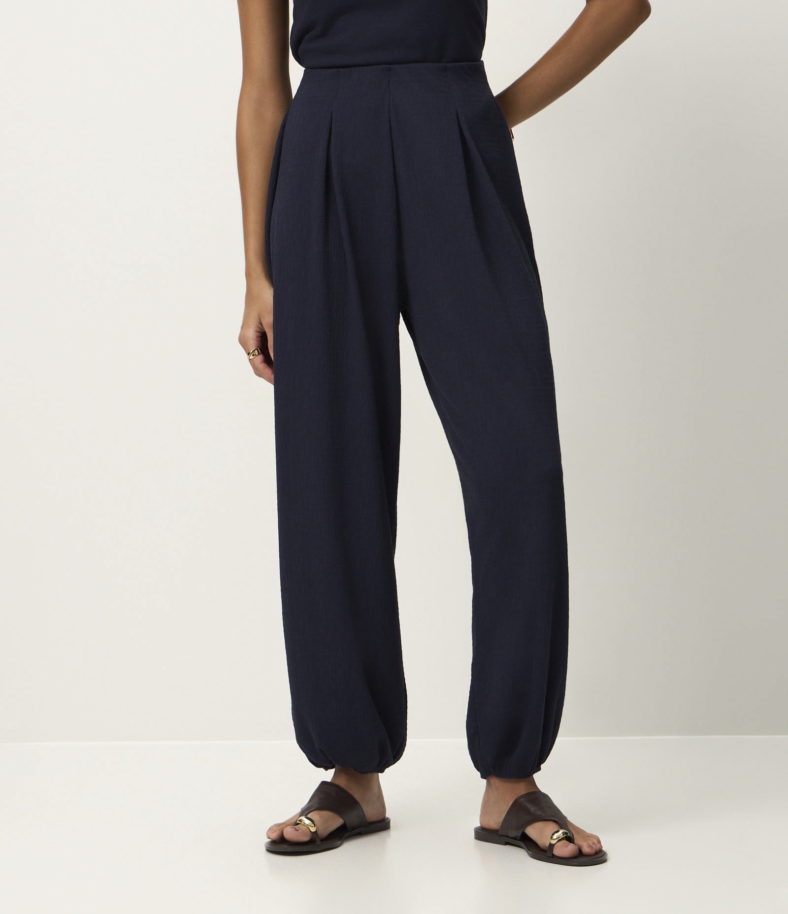 Calça Aladim Texturizada Com Cós Elástico Azul 3