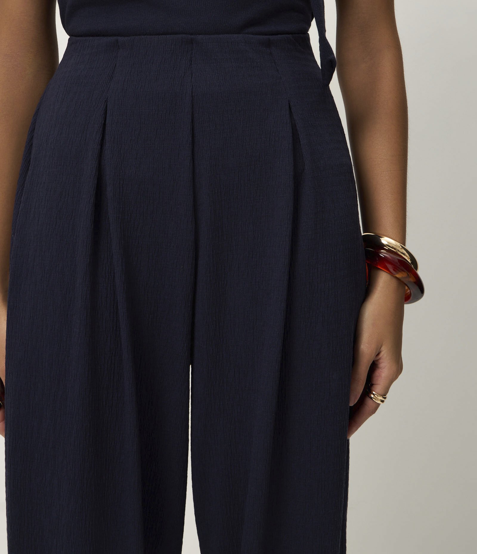 Calça Aladim Texturizada Com Cós Elástico Azul 4