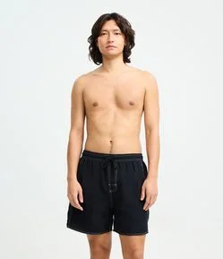 Bermuda em Poliamida de Banho com Bolsos e Bordado Discreto