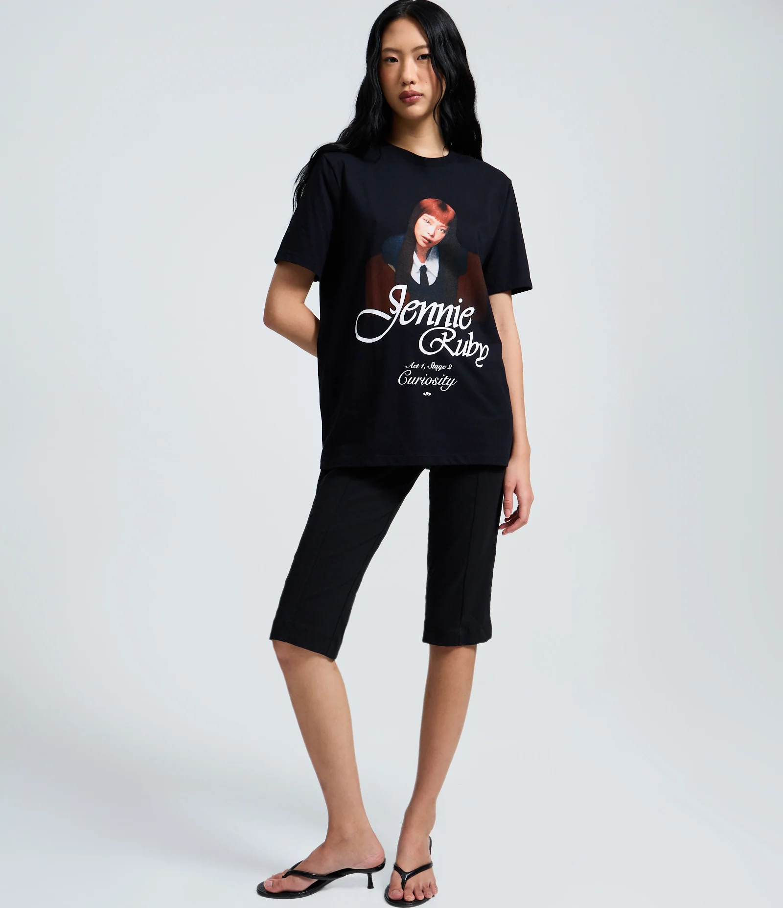 Camiseta em Algodão com Estampa Jennie Ruby Preto 2