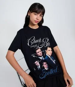 Camiseta em Algodão com Estampa e Lettering Chuck Bass