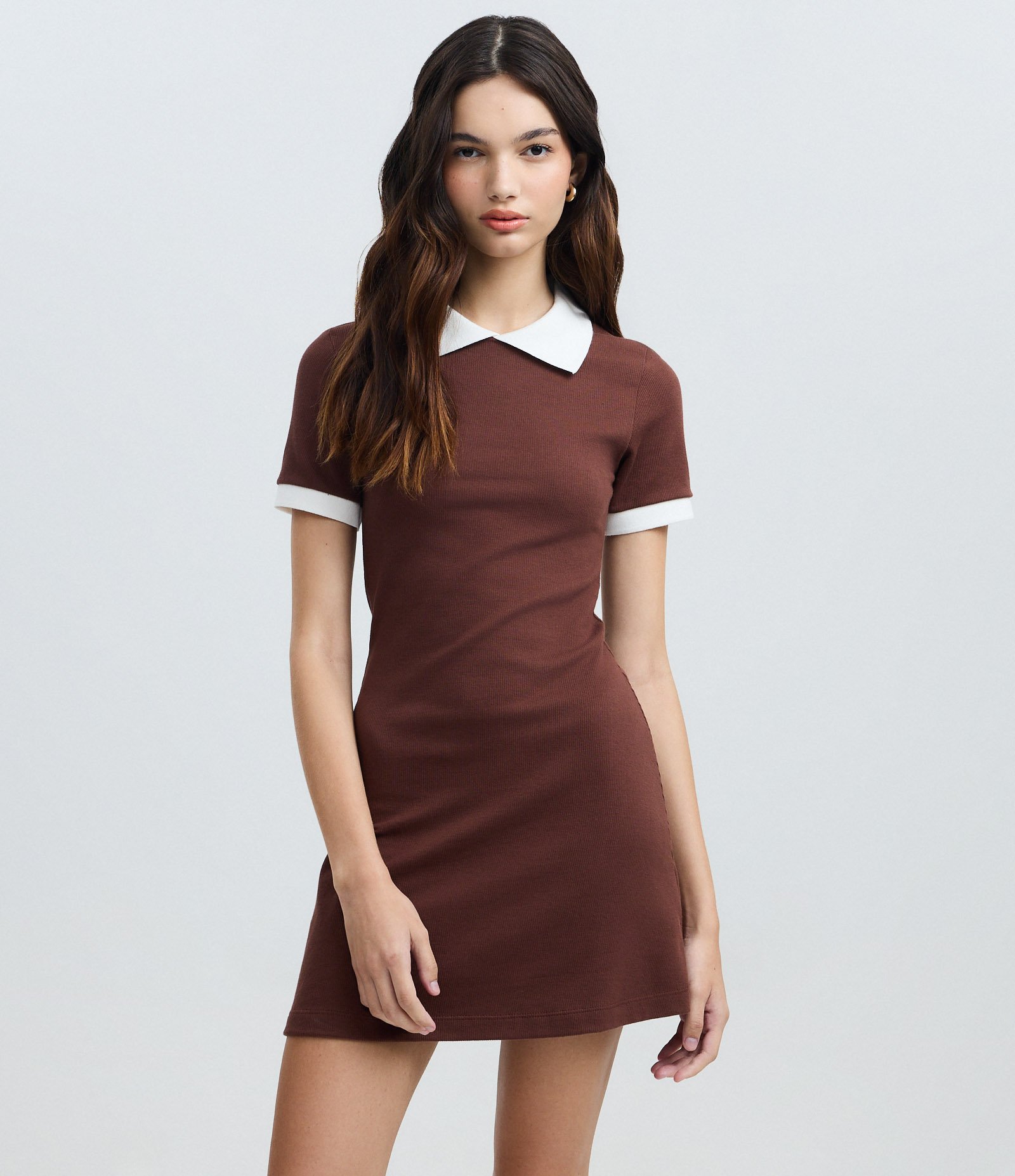 Vestido Curto em Ribana com Gola Polo Marrom 1