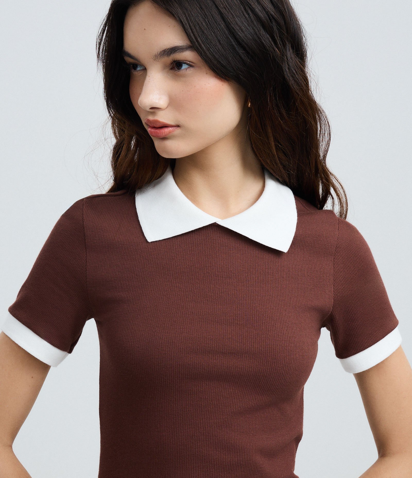 Vestido Curto em Ribana com Gola Polo Marrom 3