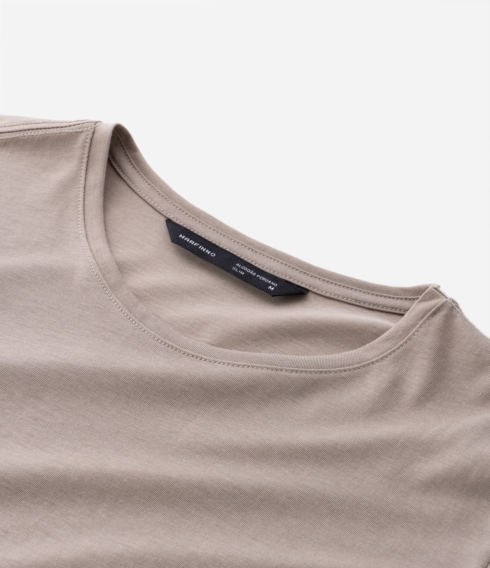 Camiseta Slim Básica em Algodão Peruano com Gola Redonda Cinza Claro 6